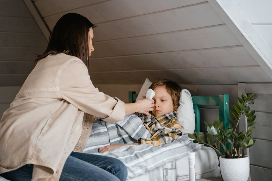 a moter taking care of child having human metapneumovirus (hmpv)